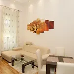 Charlotte Close To Opera Apartament *
